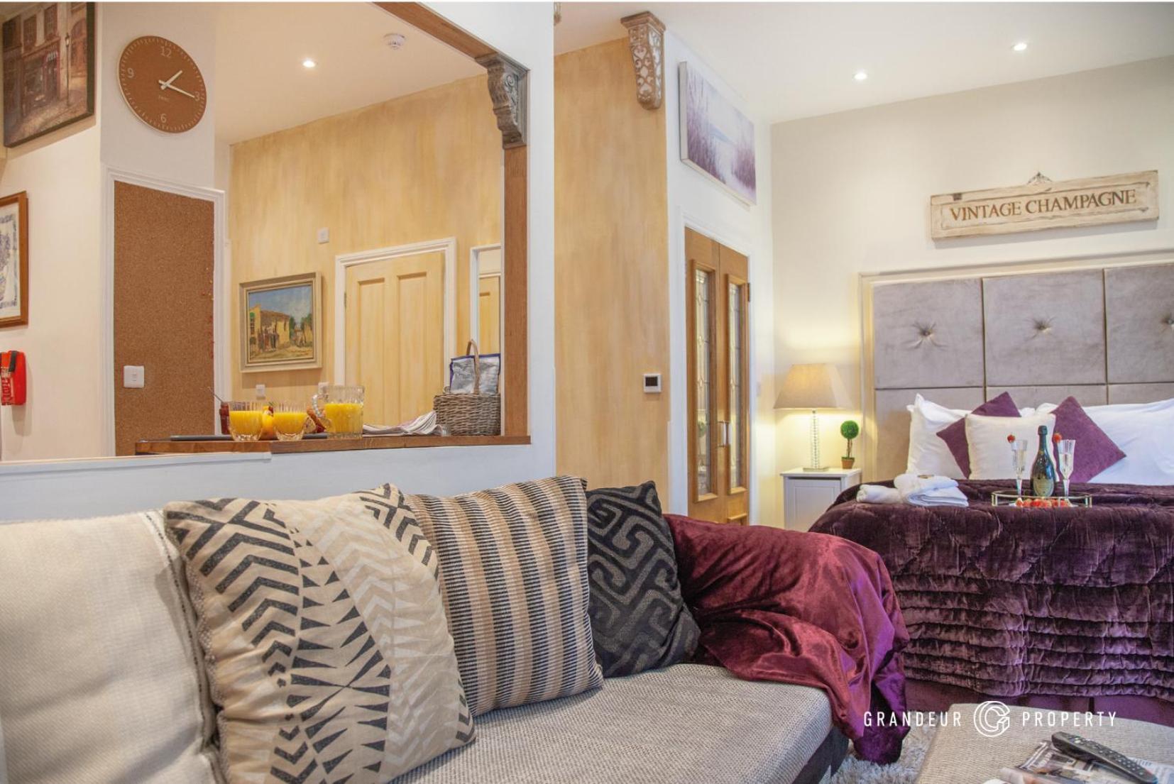 Treetop Suite By Grandeur Property Борнмут Экстерьер фото