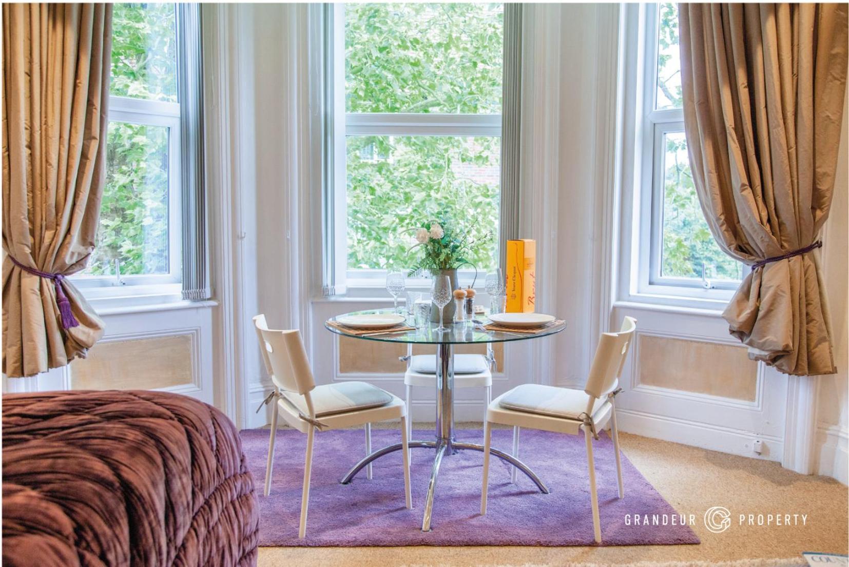 Treetop Suite By Grandeur Property Борнмут Экстерьер фото